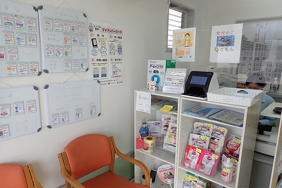 株式会社ウエキファーマシー かもおだ薬局内観